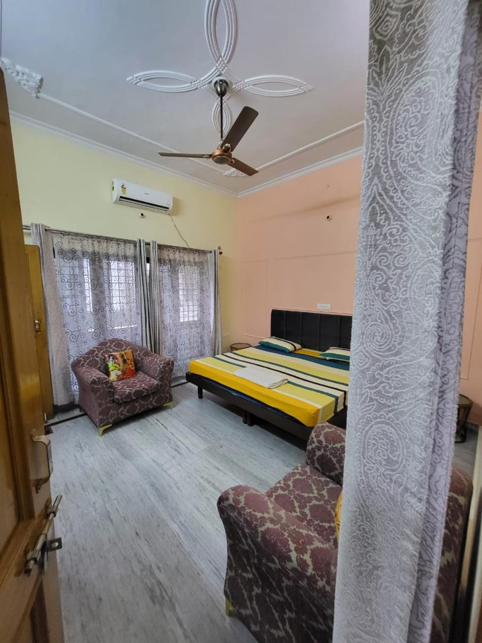Nature View Homestay เดห์ราดุน ห้อง รูปภาพ